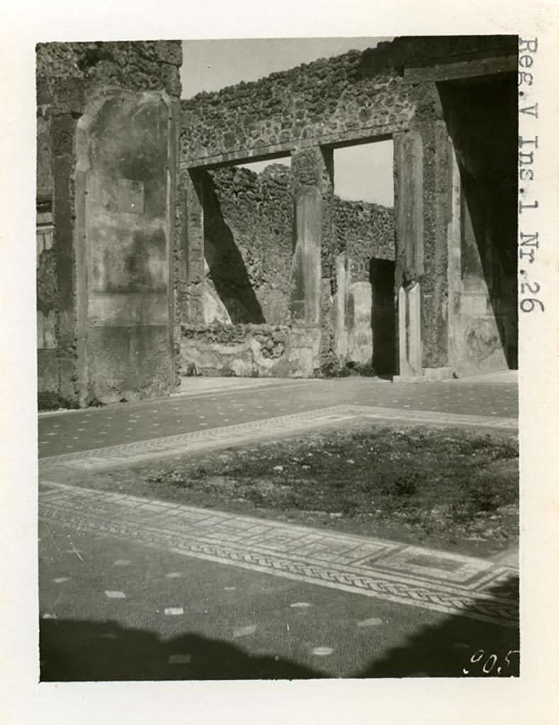 V.1.26 Pompeii. Pre-1937-39. 
Room “b”, looking north-east across impluvium towards the east wall of room “e”, the north ala.
Photo courtesy of American Academy in Rome, Photographic Archive. Warsher collection no. 905.