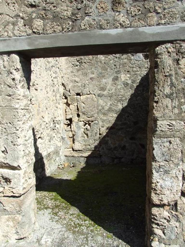 V.2.1 Pompeii. March 2009. Doorway to room 3, cubiculum.
According to BdI, this was room “s” and did not have anything other than rough plaster.