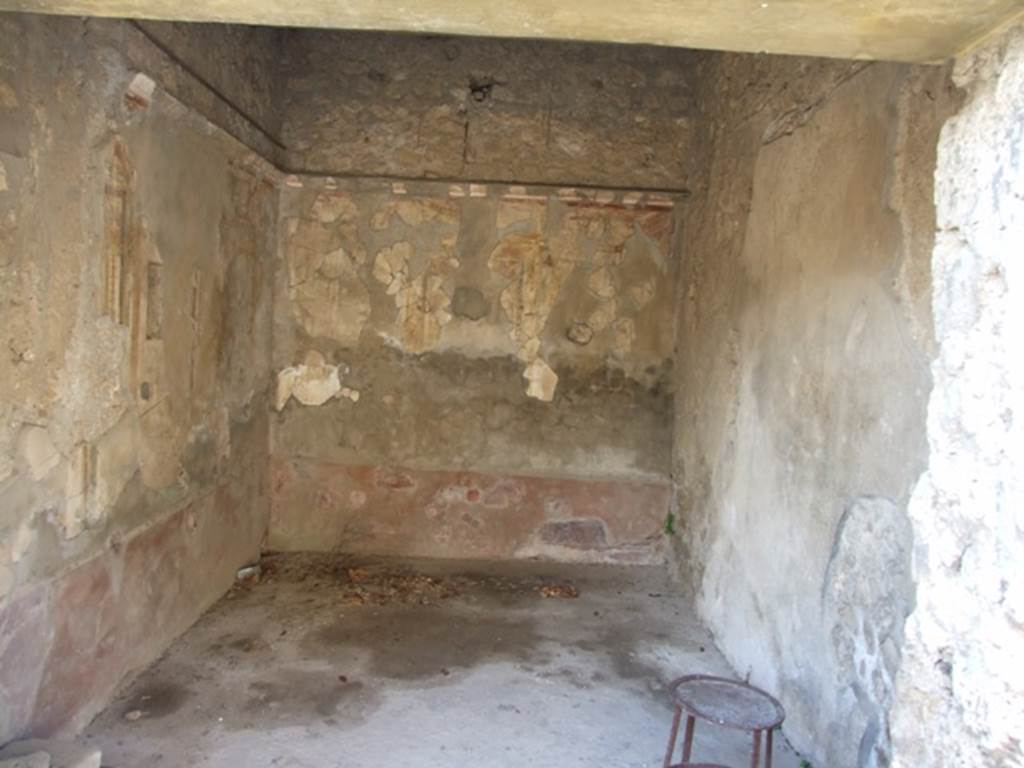 V.2.1 Pompeii.  March 2009.  Room 8, Looking west.  On the north wall, before the bombing in 1943, there was a painting of Leda and the Swan.
On the south wall was a painting of Poseidon and Amymone.