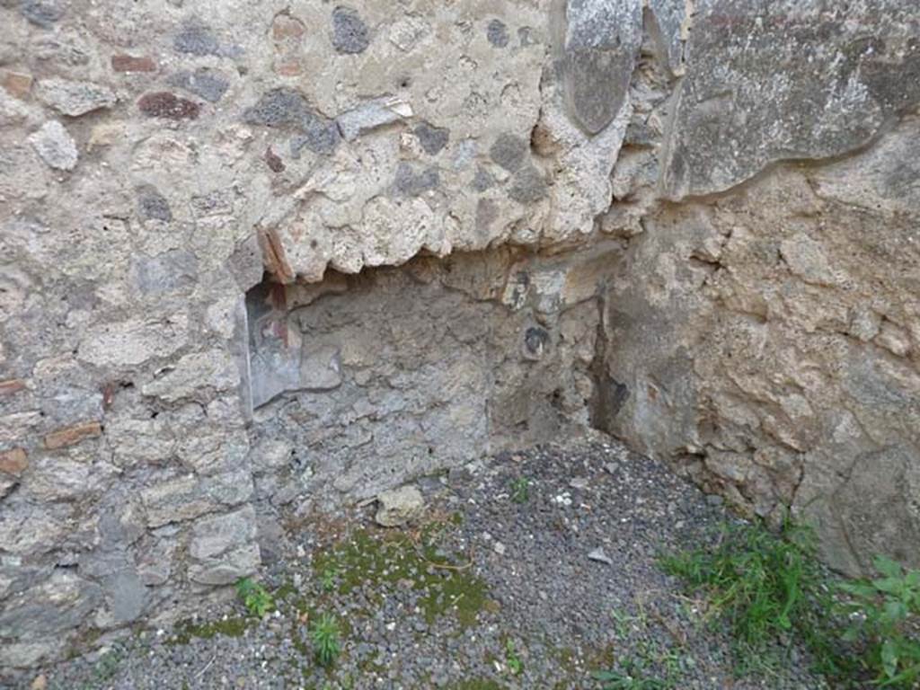 V.2.1 Pompeii. September 2015. Recess in south wall.