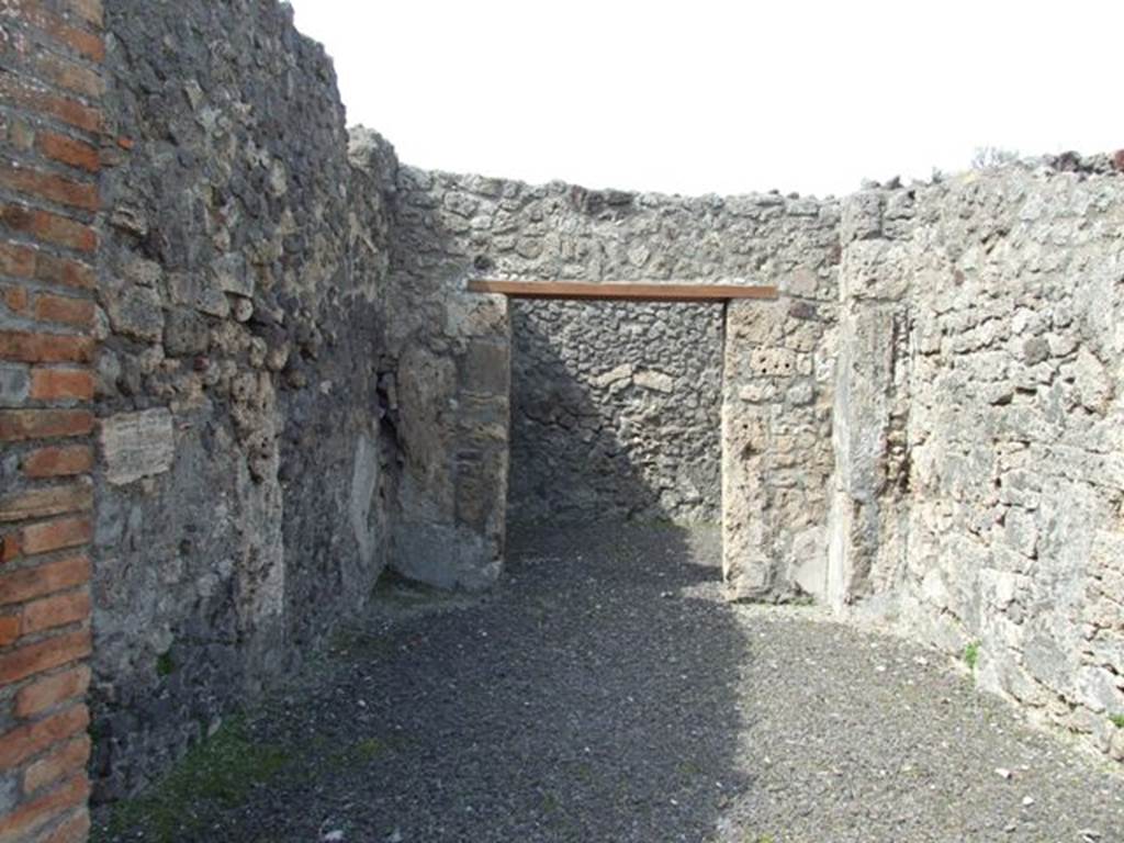 V.2.2 Pompeii. March 2009. Looking north across shop room “f” towards rear room “g”.