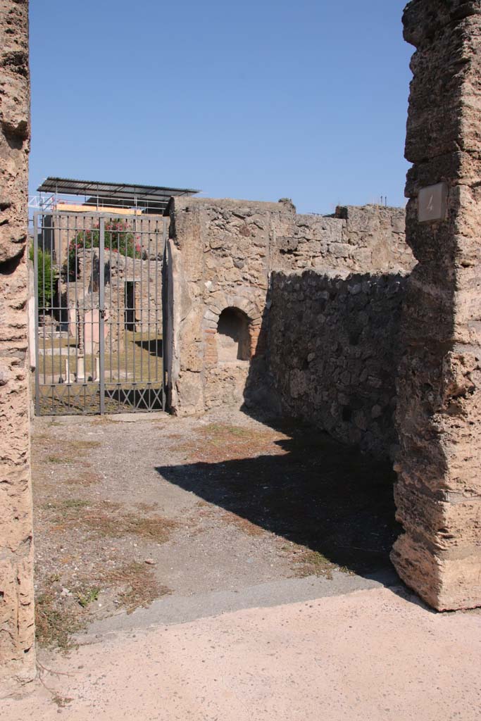 V.2.4 Pompeii. September 2021. 
Looking towards east side of entrance. Photo courtesy of Klaus Heese.