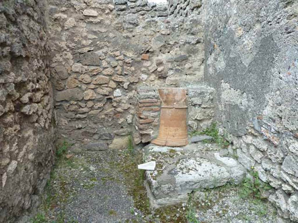 V.2.9 Pompeii. May 2010. Cistern and base of steps to upper floor.