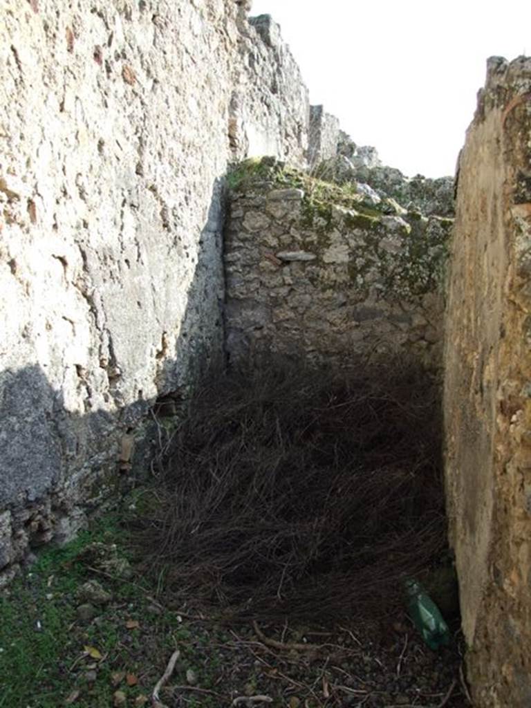 V.2.10 Pompeii. December 2007. Looking south along room 10. According to NdS, this would have been the area of the latrine.