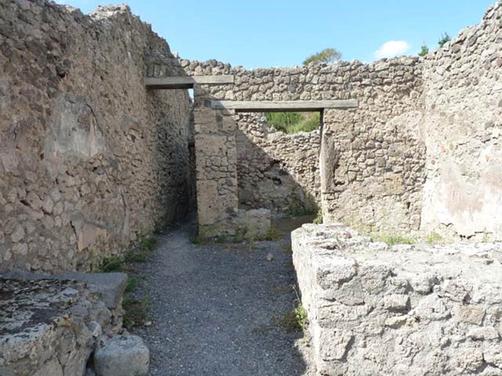 V.2.13 Pompeii. September 2015. Looking north across bar-room.
