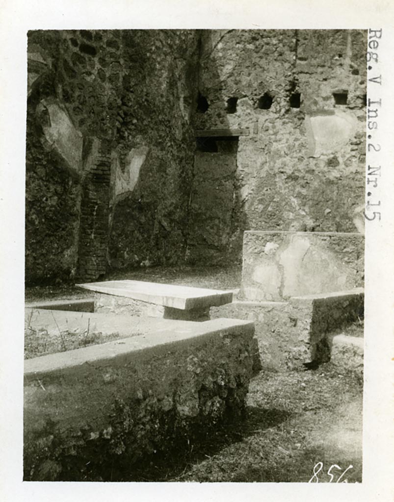 V.2.15 Pompeii. Pre-1937-39. Looking north-west across triclinium in peristyle. 
Photo courtesy of American Academy in Rome, Photographic Archive. Warsher collection no. 856.