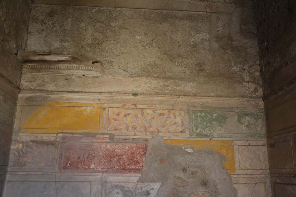 V.2.h Pompeii. October 2019. Cubiculum ‘g’, upper south wall. 
Foto Annette Haug, ERC Grant 681269 DÉCOR.