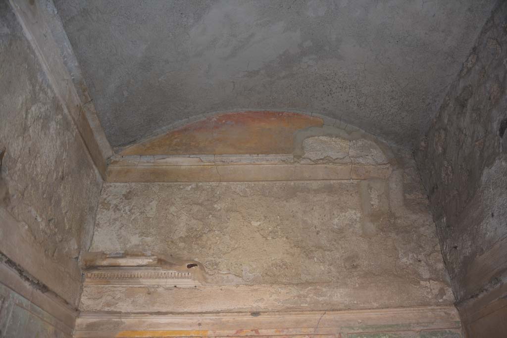 V.2.h Pompeii. October 2019. Cubiculum ‘g’, detail of upper south wall.
Foto Annette Haug, ERC Grant 681269 DÉCOR.