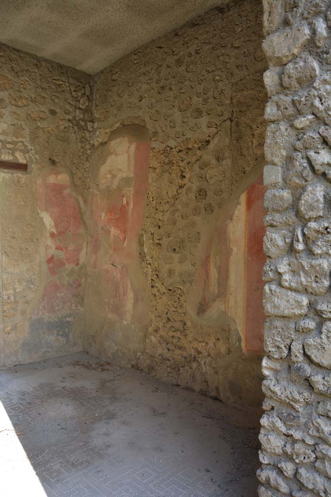 V.2.h Pompeii. October 2019. Tablinum ‘f’, looking towards west wall.
Foto Annette Haug, ERC Grant 681269 DÉCOR.