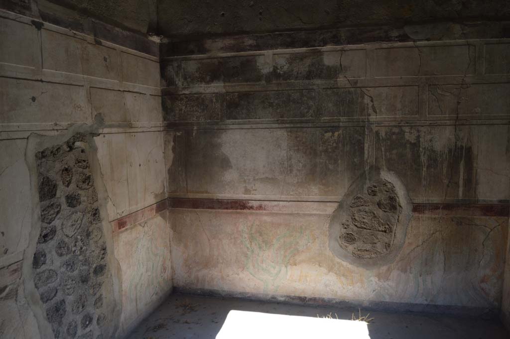 V.2.h Pompeii. October 2017. Room “i”, looking towards north wall, north-east corner, and east wall. 
Foto Taylor Lauritsen, ERC Grant 681269 DÉCOR.