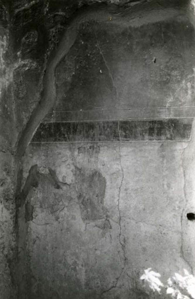 V.2.h Pompeii. 1968. Room “i”, entrance W wall, left of door.  
Photo courtesy of Anne Laidlaw.
American Academy in Rome, Photographic Archive. Laidlaw collection _P_68_7_10.