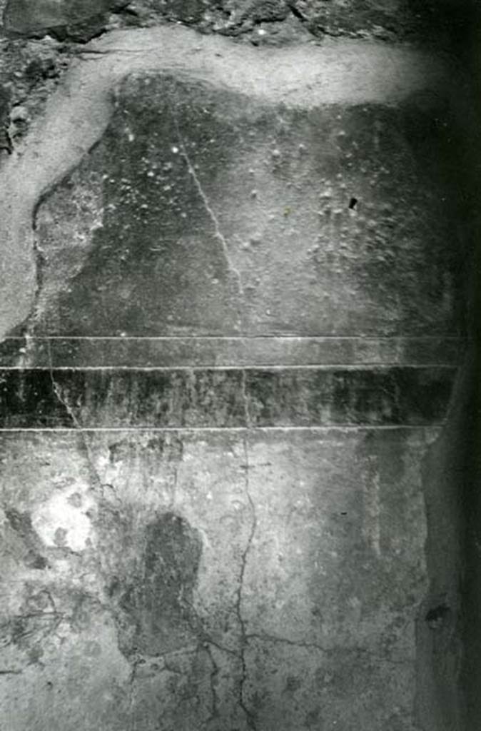 V.2.h Pompeii. 1972. Room “i”, entrance W wall, left of door.  
Photo courtesy of Anne Laidlaw.
American Academy in Rome, Photographic Archive. Laidlaw collection _P_72_20_33.