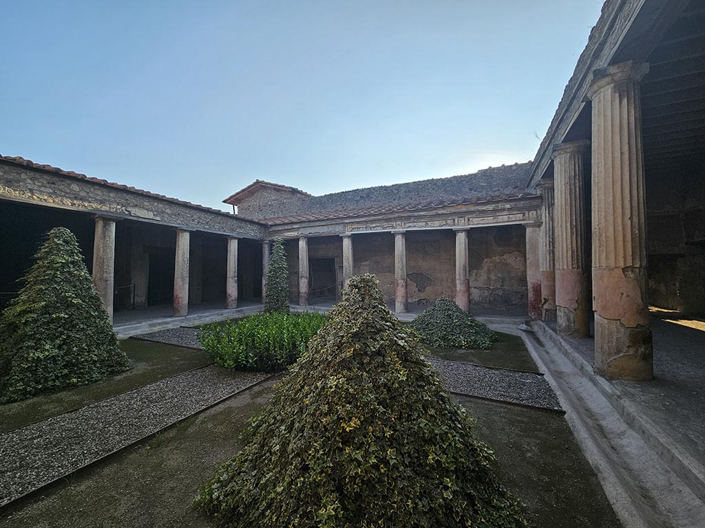 V.2.i Pompeii. November 2024. 
Room 23, peristyle. Looking towards west side from north-east corner. Photo courtesy of Annette Haug.