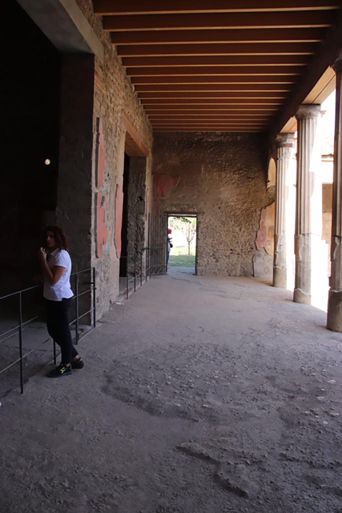 V.2.i Pompeii. October 2023. 
Looking east across north portico towards doorway to large garden area. Photo courtesy of Klaus Heese.
