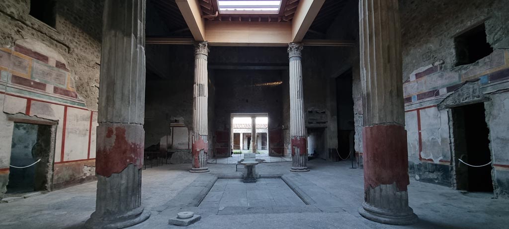 V.2.i Pompeii. December 2023. Looking south across impluvium in atrium. Photo courtesy of Miriam Colomer.