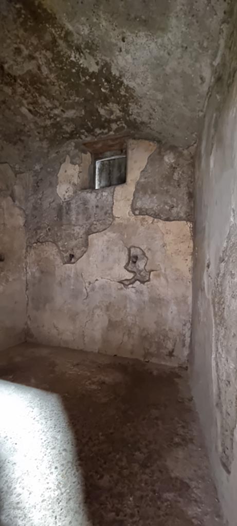V.2.i Pompeii. December 2023. 
Room 3, looking east through doorway. Photo courtesy of Miriam Colomer.