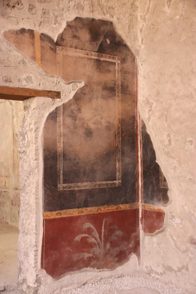 V.2.i Pompeii.  October 2023. 
Room 8, south-west corner of west ala. Photo courtesy of Klaus Heese.