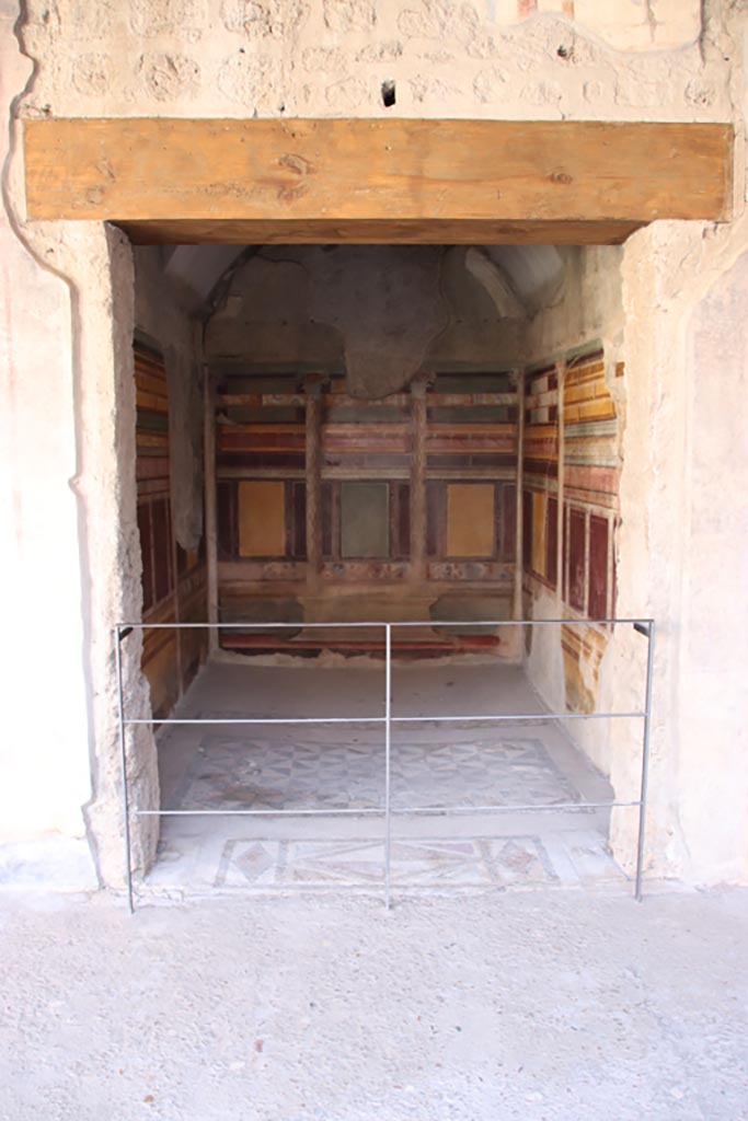 V.2.i Pompeii. October 2023. 
Room 18, looking south through doorway from south portico. Photo courtesy of Klaus Heese.