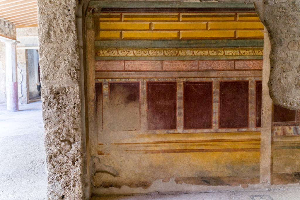 V.2.i Pompeii. March 2023. Room 18, east wall. Photo courtesy of Johannes Eber.
