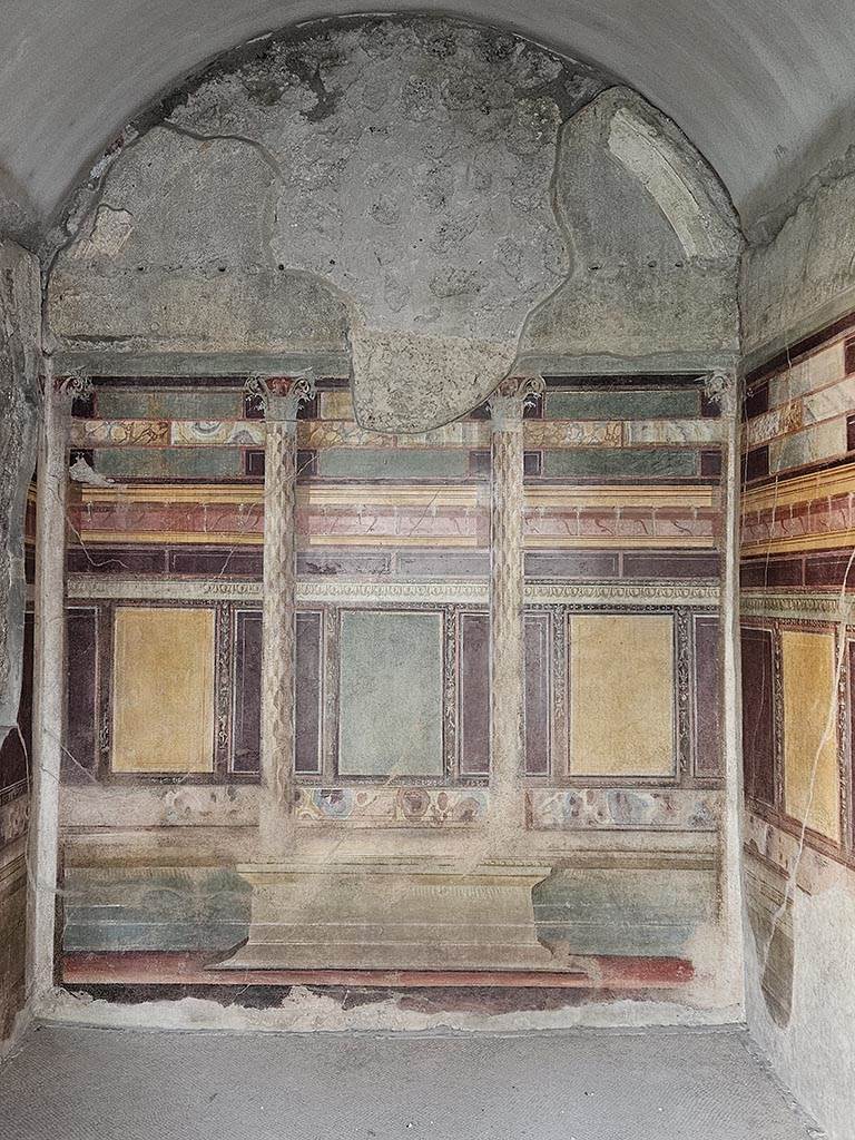 V.2.i Pompeii. November 2024. Room 18, looking towards south wall. Photo courtesy of Annette Haug.