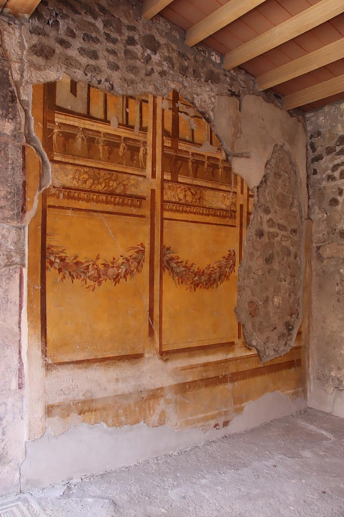 V.2.i Pompeii.  October 2023. 
Room 19, looking south along east wall. Photo courtesy of Klaus Heese.