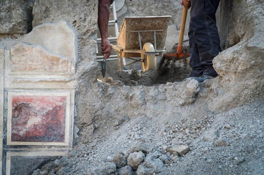 V.2.15 Pompeii. July 2018. Room A3 under excavation.
Photograph © Parco Archeologico di Pompei.