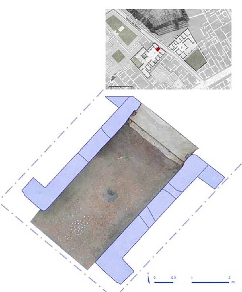 V.2.Pompeii. Casa di Orione. October 2019. Gromatic representation in the fauces A4.
See Osanna M., Magli G., Ferro L. October 2019. Gromatics illustrations from newly discovered pavements in Pompeii. Cornell University, fig. 3. https://arxiv.org/abs/1910.13145v1