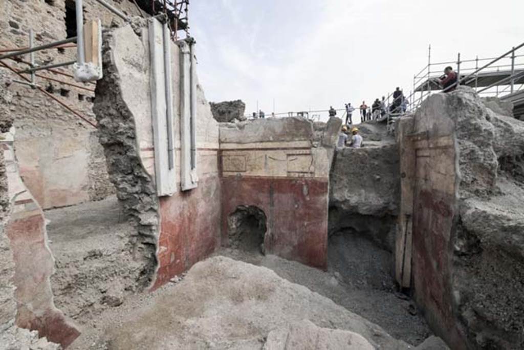 V.2.15 Pompeii. June 2018. Room A6, north side of the peristyle garden, during 2018 excavations. Looking east.
Photograph © Parco Archeologico di Pompei.