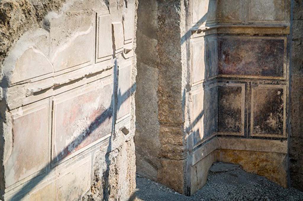 V.2.15 Pompeii. August 2018. North side of atrium. Doorway to room A15.
Photograph © Parco Archeologico di Pompei.