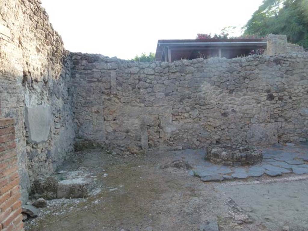 V.3.8 Pompeii. June 2012. South-west corner of the atrium bakery area. Photo courtesy of Michael Binns.