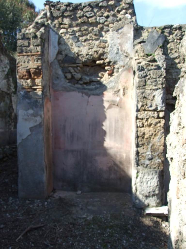 V.3.10 Pompeii. March 2009. Rectangular niche or cupboard on the north wall on the west side of the tablinum.