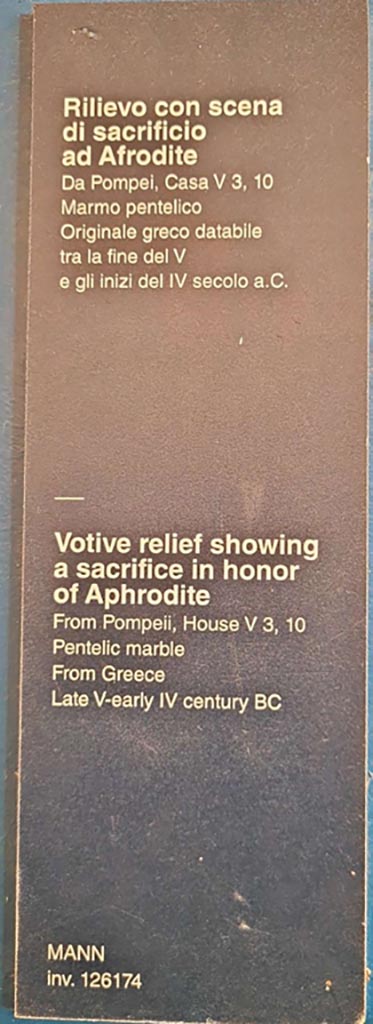V.3.10 Pompeii. October 2023.
Descriptive card. Photo courtesy of Giuseppe Ciaramella.