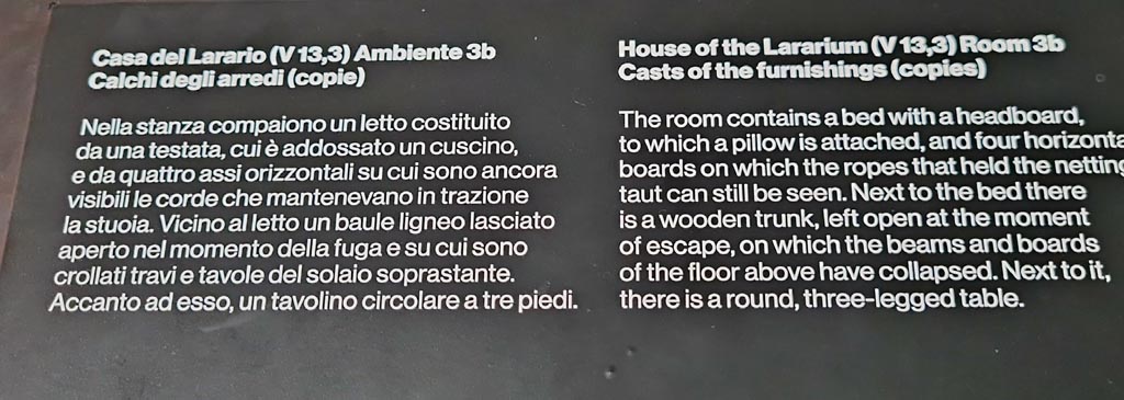 V.3.13 Pompeii. March 2024. Room 3b, description card in exhibition entitled –
“L’altra Pompei, vite comuni all’ombra del Vesuvio”. Photo courtesy of Giuseppe Ciaramella.