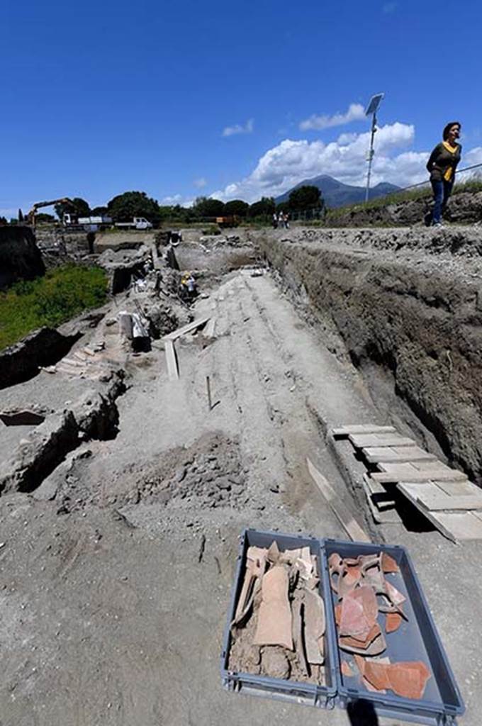V.3 Pompeii. June 2018. Excavations in progress to the east of the Vicolo dei Balconi.
Scavi in corso ad est del Vicolo dei Balconi.
Photograph © Parco Archeologico di Pompei.