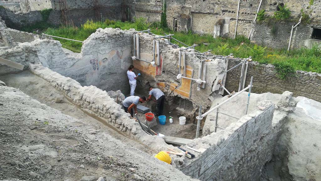 V.3 Pompeii. 2018. This house? Room in a house on the east side of the Vicolo dei Balconi.
Questa casa? Ambiente di una casa sul lato est del Vicolo dei Balconi.
Photograph © Parco Archeologico di Pompei.