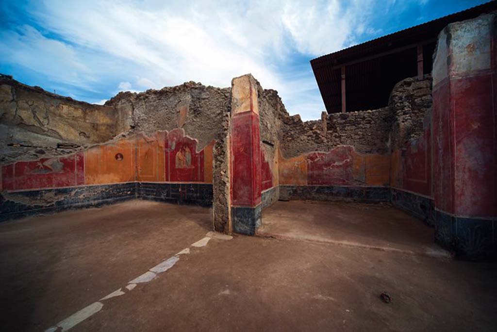 V.3 Pompeii. Casa del Giardino. October 2018. Ambiente 1, right and ambiente 3, left.
Ambiente 1, destra e ambiente 3, a sinistra.
Photograph © Parco Archeologico di Pompei.