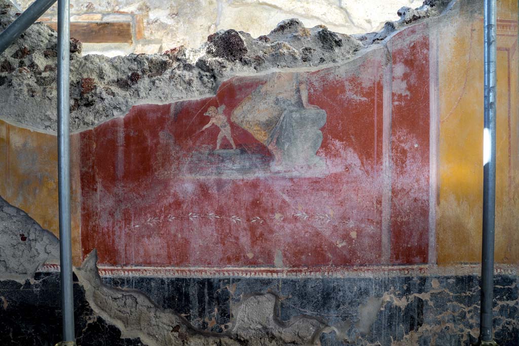 V.3 Pompeii. Casa del Giardino. October 2021. 
Room 3, looking towards north wall with central fresco of Venus and cupid (Venus fishing). Photo courtesy of Johannes Eber.