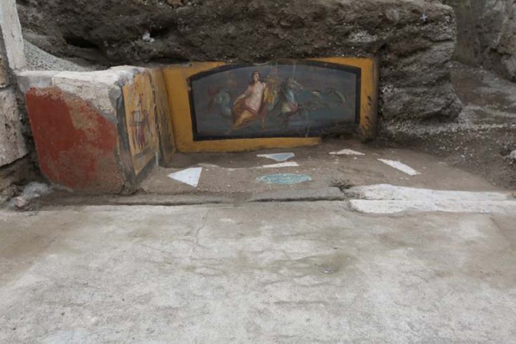 V.3 Pompeii. March 2019. Thermopolium at the crossroads between Vicolo delle Nozze d’Argento and Vicolo dei Balconi. 
Two-sided counter after excavation. Large pieces of coloured stone are inserted into the floor.
V.3 Pompei. Marzo 2019. Termopolio all'incrocio tra il Vicolo delle Nozze d'Argento e il Vicolo dei Balconi.
Bancone a due lati dopo lo scavo. Grandi pezzi di pietra colorata sono inseriti nel pavimento.
Photograph © of Parco Archeologico di Pompei.
