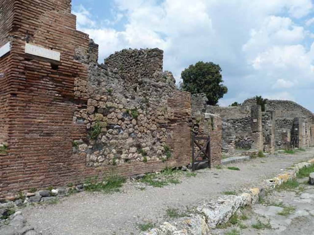V.4.1 Pompeii. May 2010.  Entrance and façade on Via di Nola, looking east.