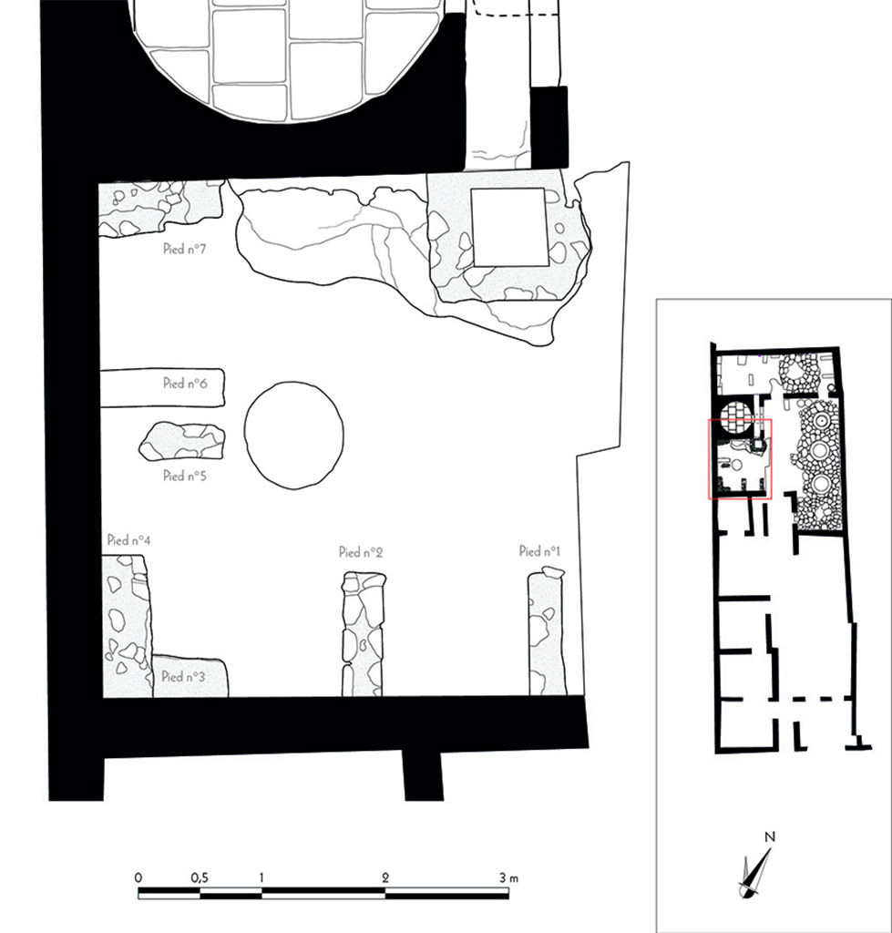 Fig. 7 – Pompéi, boulangerie V 4, 1-2 – Relevé de la salle de façonnage au sud du four.
Échelle : 1/50. Relevé / dessin : S. Aho / N. Monteix – EFR.