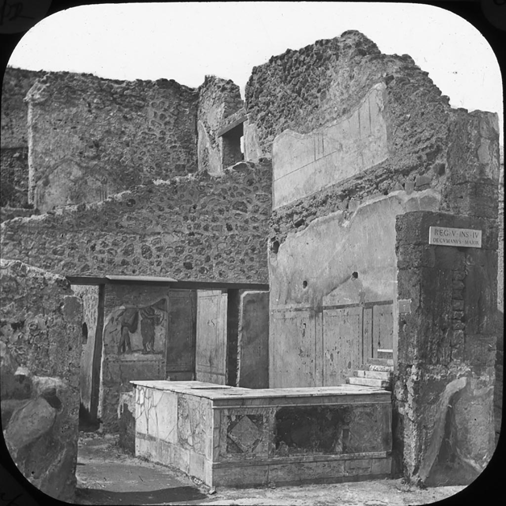 V.4.7 Pompeii. Photo by York and Son, in or before 1890. Looking north to entrance on Via Nola.
N.B. note the extensive upper floor walls.
Used with the permission of the Institute of Archaeology, University of Oxford. File name instarchbx202im 072. Source ID. 44541.
See photo on University of Oxford HEIR database
