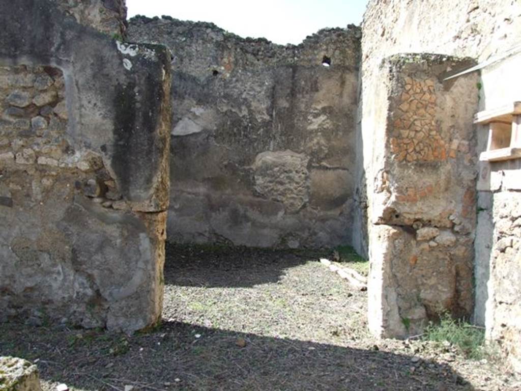 V.4.9 Pompeii. March 2009. Doorway to large room in north-west corner of atrium. A number of objects were found in these two rooms on west side of atrium. See Notizie degli Scavi di Antichità, 1899, (p.145).