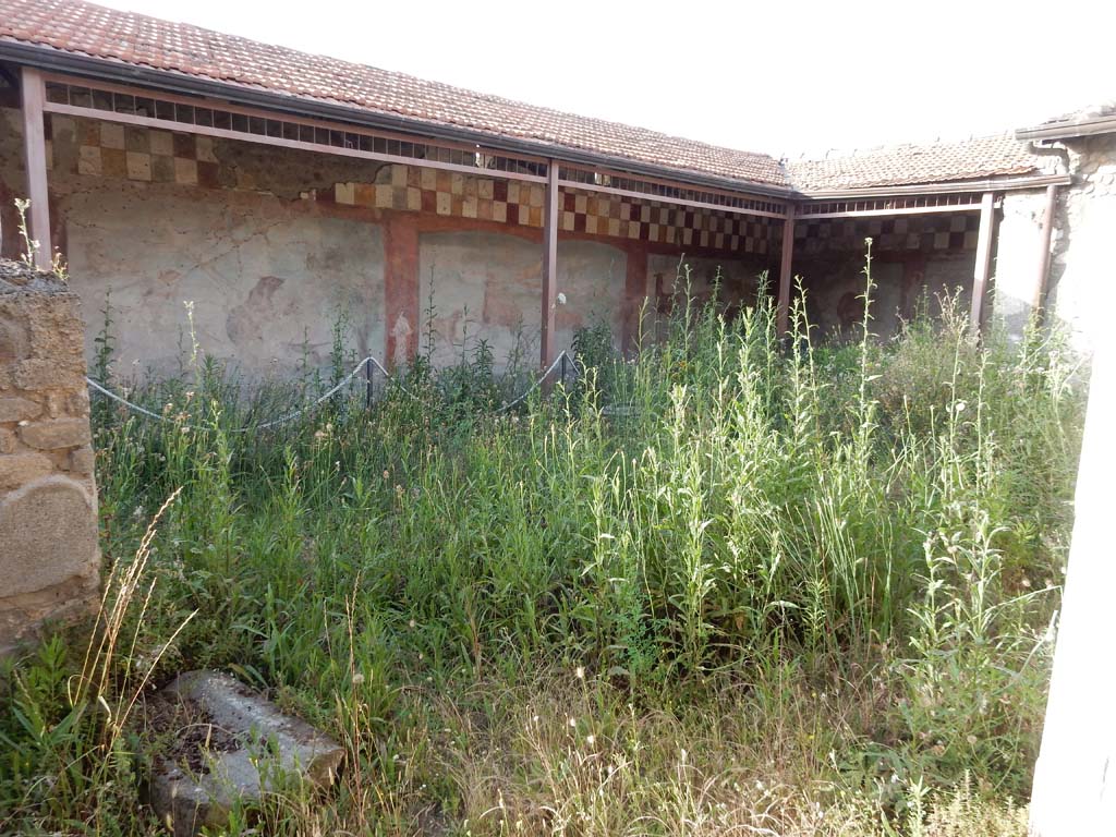 V.4.a Pompeii. June 2019. Looking north-east across garden to garden fresco. Photo courtesy of Buzz Ferebee.