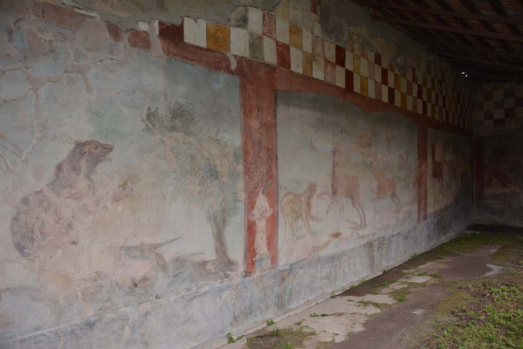 V.4.a Pompeii. March 2018. Room ‘l’ (L), looking east along north wall.       
Foto Annette Haug, ERC Grant 681269 DÉCOR