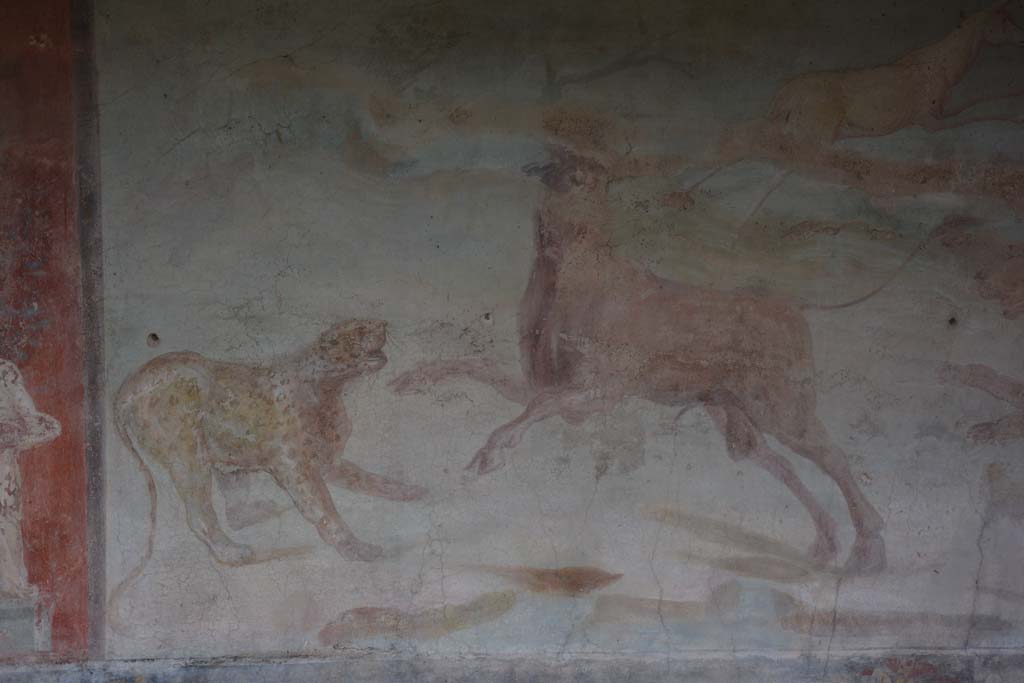 V.4.a Pompeii. March 2018. Room ‘l’ (L), detail from hunting fresco on north wall of garden area.      
Foto Annette Haug, ERC Grant 681269 DÉCOR