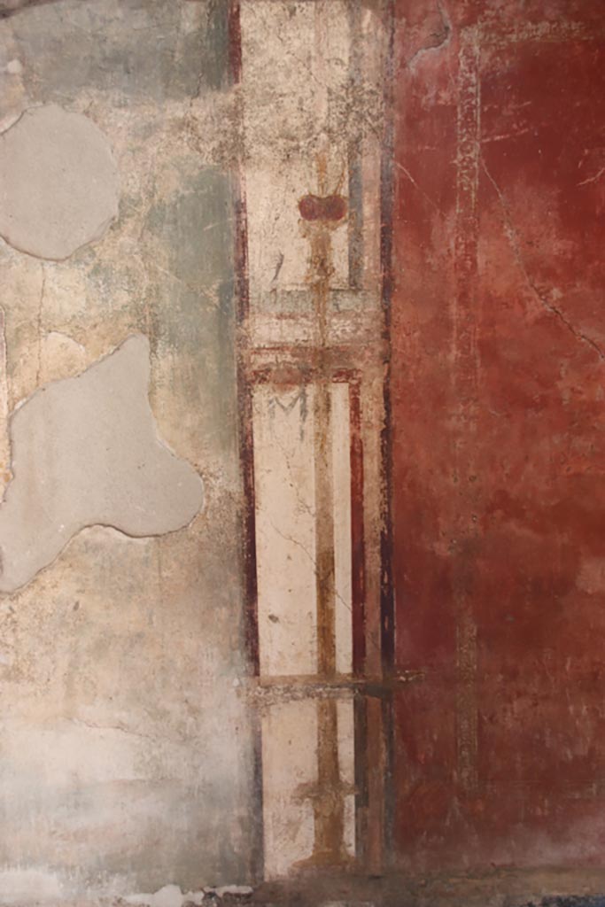 V.4.a Pompeii. October 2023. 
Room ‘s’, detail from south wall at west end. Photo courtesy of Klaus Heese.