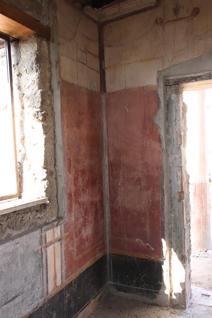 V.4.a Pompeii. October 2023. 
Room ‘s’, looking north along west wall towards north-west corner. Photo courtesy of Klaus Heese.