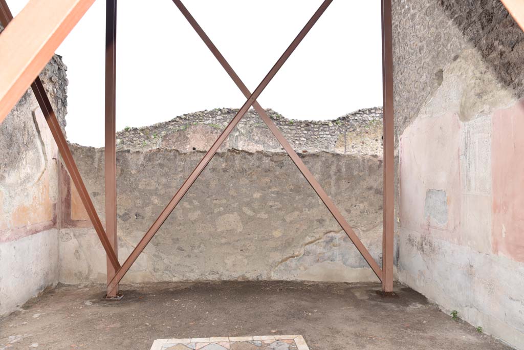 V.4.a Pompeii. March 2018. Room ‘t’, looking towards south wall.
Foto Annette Haug, ERC Grant 681269 DÉCOR.