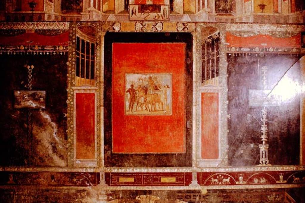 V.4.a Pompeii. 1961. Tablinum, south wall, middle level.  Photo by Stanley A. Jashemski.
Source: The Wilhelmina and Stanley A. Jashemski archive in the University of Maryland Library, Special Collections (See collection page) and made available under the Creative Commons Attribution-Non Commercial License v.4. See Licence and use details.
J61f0357