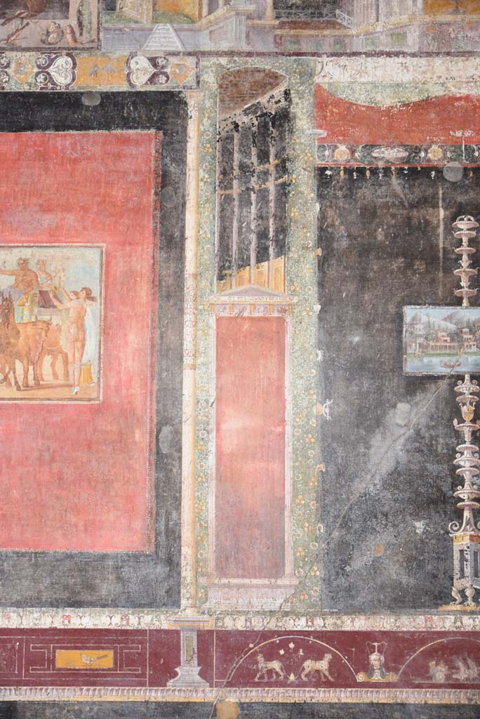 V.4.a Pompeii. March 2018. 
Room ‘h’, detail of separating panel on west side of central panel and black side panel of south wall.
Foto Annette Haug, ERC Grant 681269 DÉCOR.